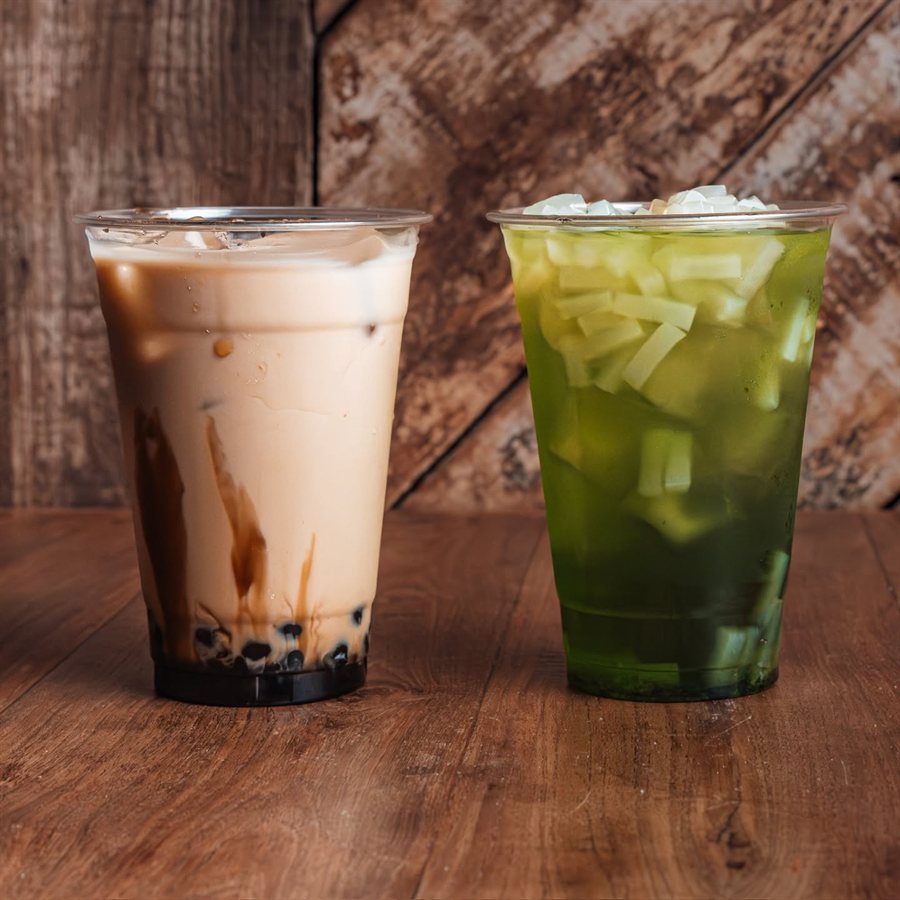 Brown sugar milk tea and kiwi fruit tea