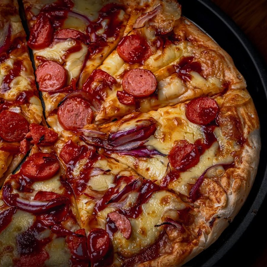 BBQ smoked sausage pizza